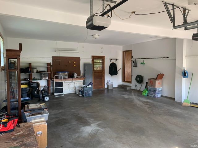 605 Coffeetree Lane, Evansville, IN 47712