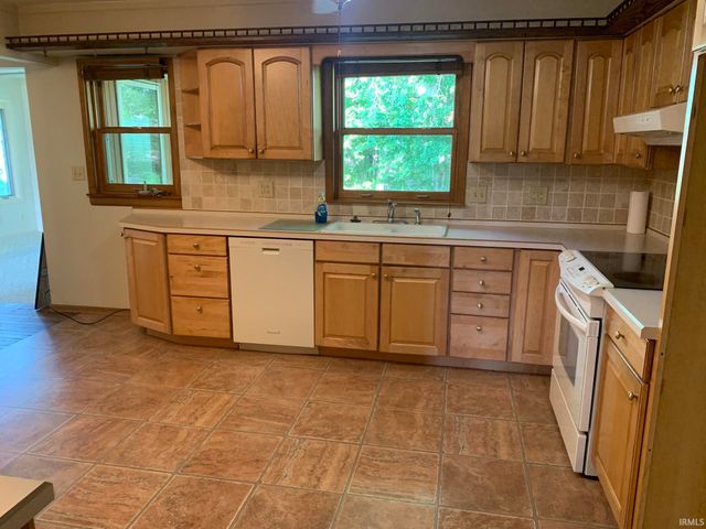 605 Coffeetree Lane, Evansville, IN 47712