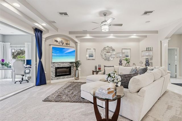 1506 AUBURN OAKS BOULEVARD, Auburndale, FL 33823