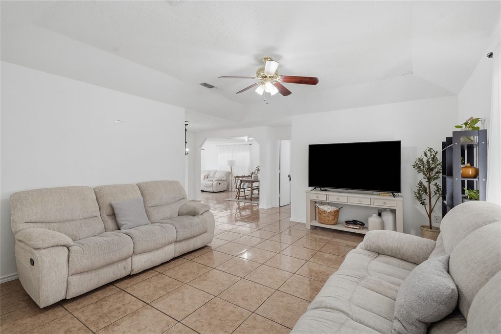901 Melanie Lane, Keene, TX 76059 — photo 5