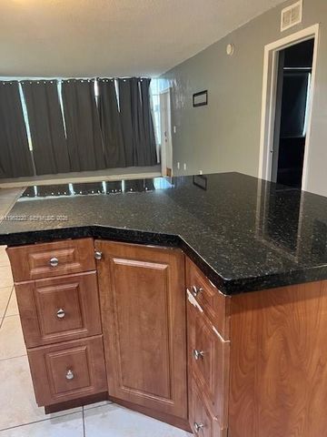 2175 NE 170th Street 114, North Miami Beach, FL 33162