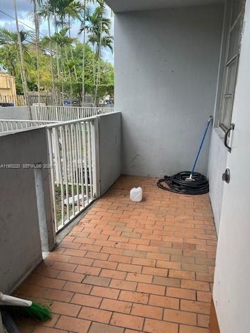 2175 NE 170th Street 114, North Miami Beach, FL 33162