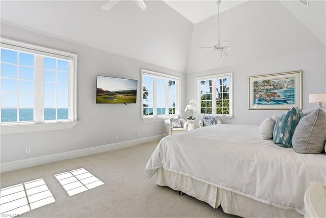 23 6TH AVE N, Naples, FL 34102