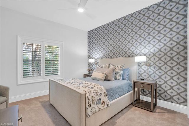 23 6TH AVE N, Naples, FL 34102