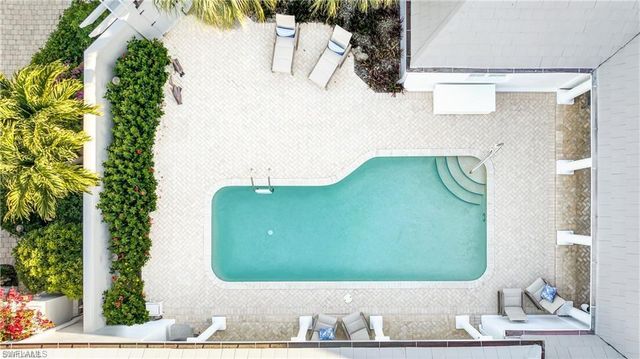 23 6TH AVE N, Naples, FL 34102