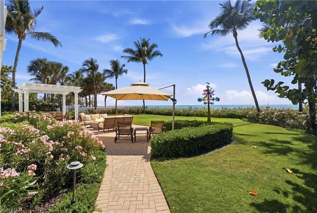 23 6TH AVE N, Naples, FL 34102