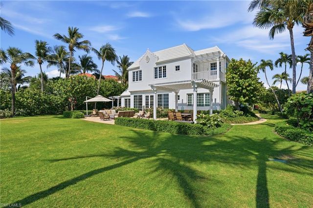 23 6TH AVE N, Naples, FL 34102
