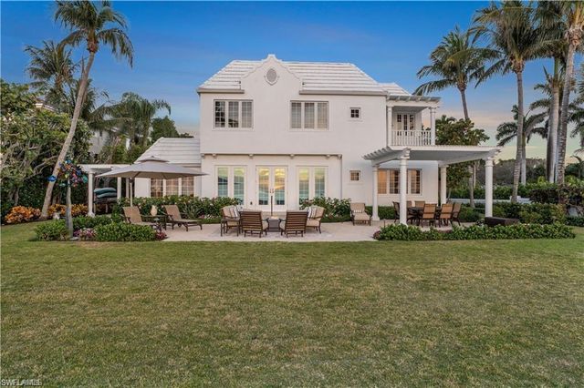 23 6TH AVE N, Naples, FL 34102