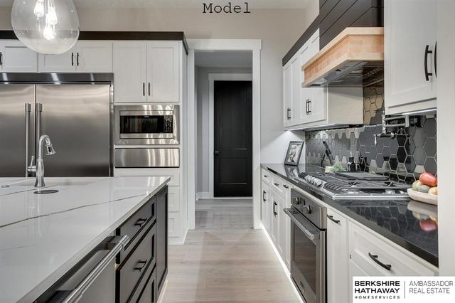 3902 S 212 Street, Omaha, NE 68022