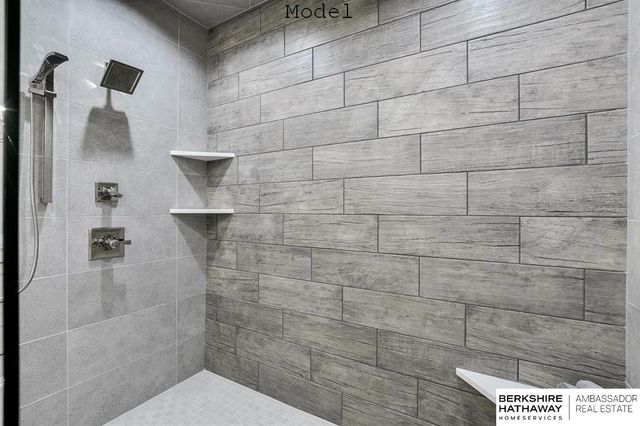 3902 S 212 Street, Omaha, NE 68022