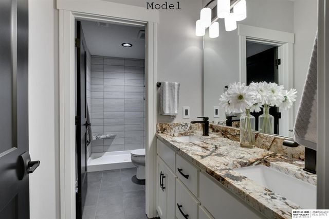 3902 S 212 Street, Omaha, NE 68022