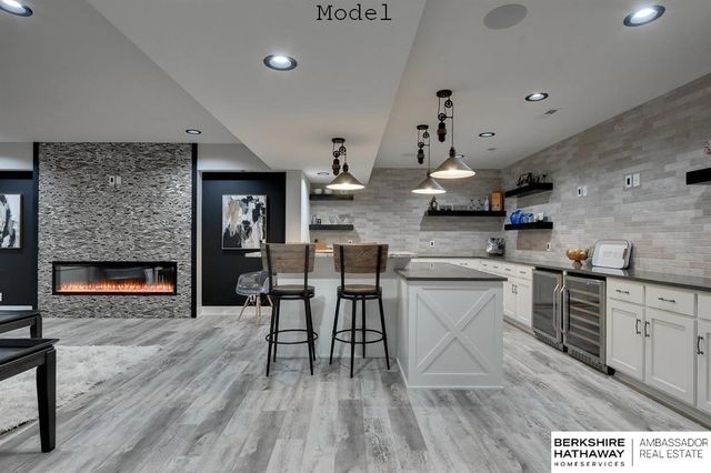 3902 S 212 Street, Omaha, NE 68022