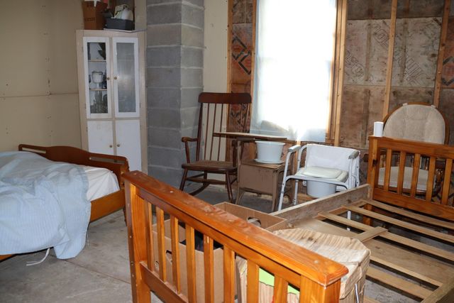 1138 Amish Loop, Seymour, MO 65746