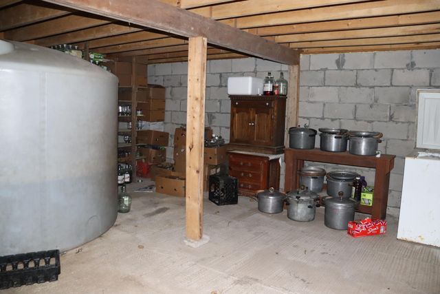 1138 Amish Loop, Seymour, MO 65746