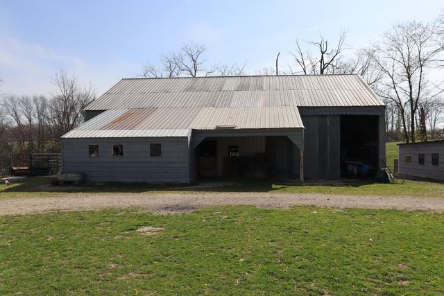 1138 Amish Loop, Seymour, MO 65746