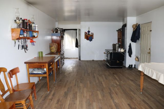 1138 Amish Loop, Seymour, MO 65746