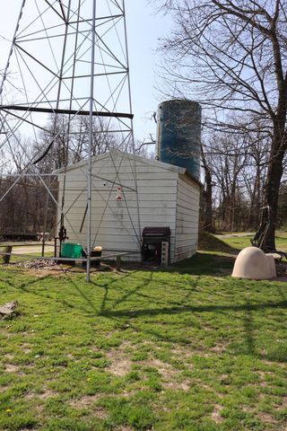 1138 Amish Loop, Seymour, MO 65746