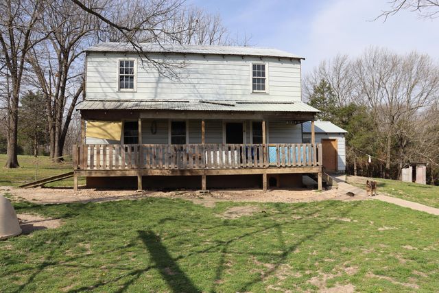1138 Amish Loop, Seymour, MO 65746