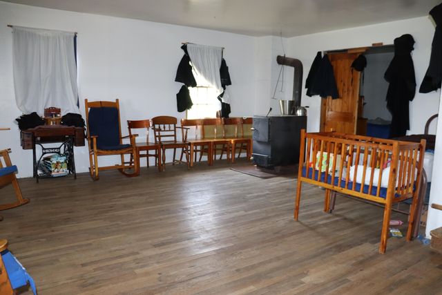 1138 Amish Loop, Seymour, MO 65746