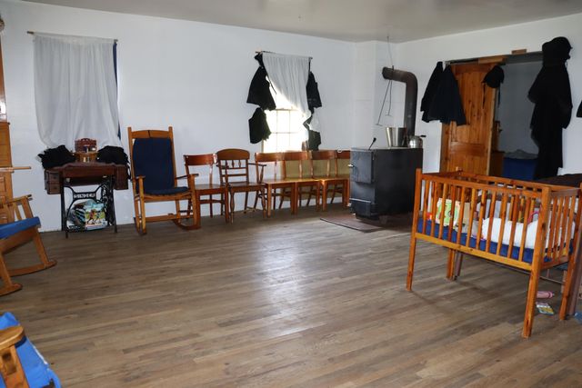 1138 Amish Loop, Seymour, MO 65746