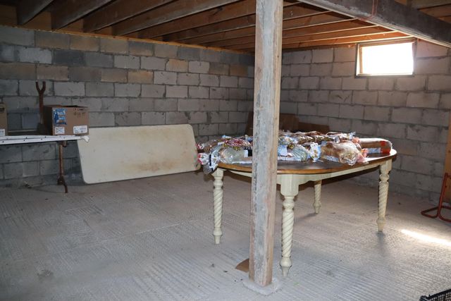 1138 Amish Loop, Seymour, MO 65746