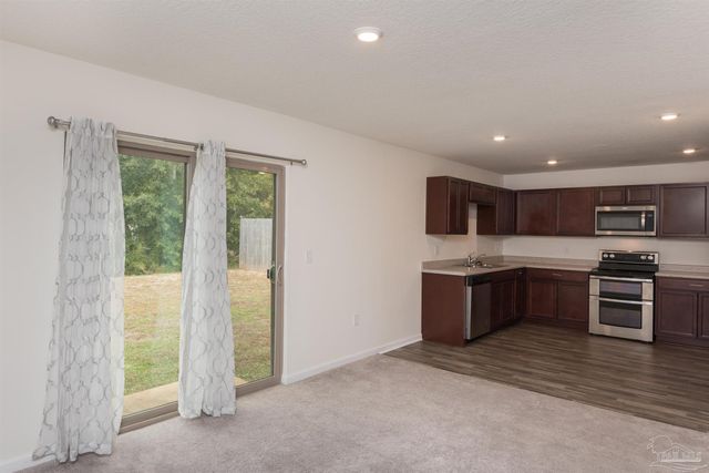 8772 Schooner Ln, Pensacola, FL 32507