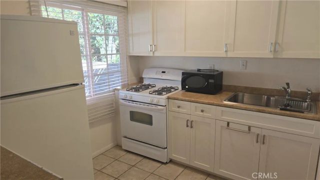 422 Bond 2, Redlands, CA 92373
