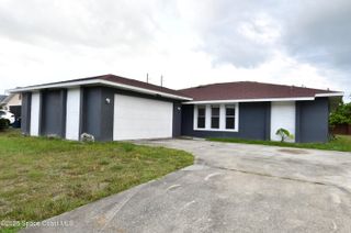 838 Gillen Avenue NW, Palm Bay, FL 32907