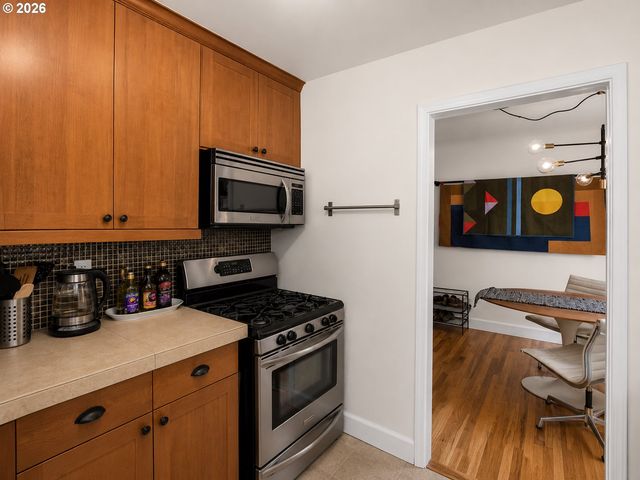 1409 Nw 23RD Ave, Portland, OR 97210
