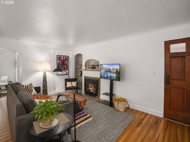 1409 Nw 23RD Ave, Portland, OR 97210
