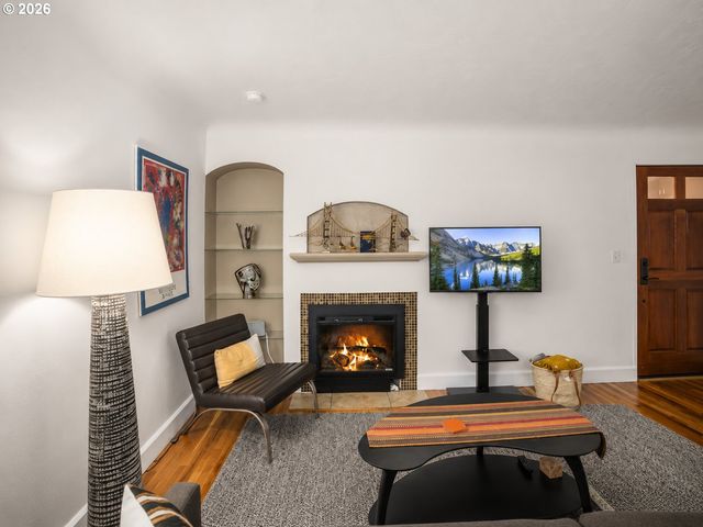 1409 Nw 23RD Ave, Portland, OR 97210
