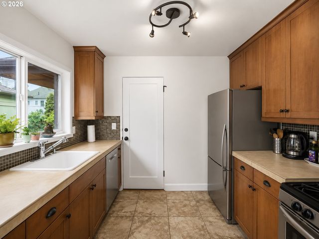 1409 Nw 23RD Ave, Portland, OR 97210
