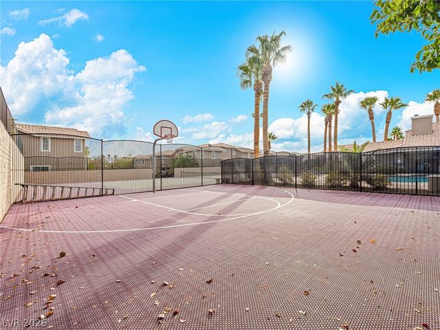9281 Silver Arrow Court, Las Vegas, NV 89117
