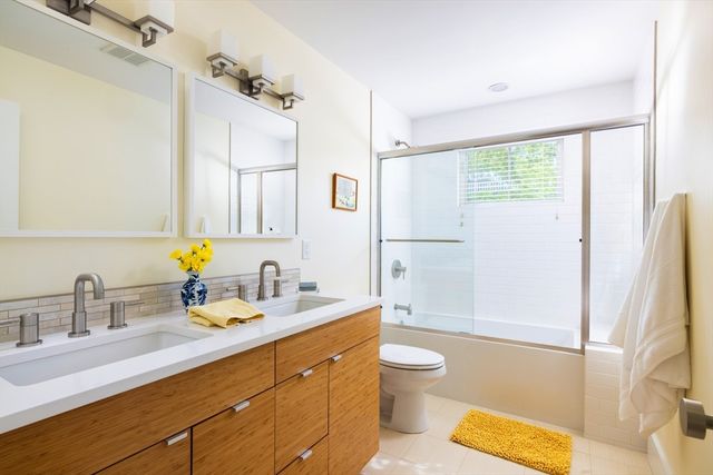 34 Hyslop Road, Brookline, MA 02445