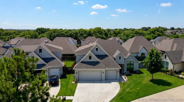 2019 W 113th Street S, Jenks, OK 74037