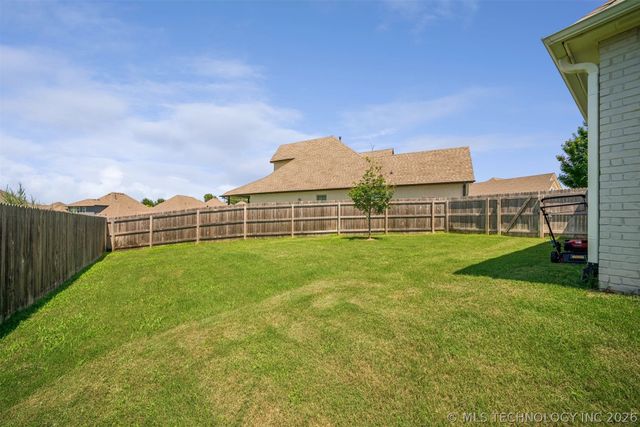 2019 W 113th Street S, Jenks, OK 74037