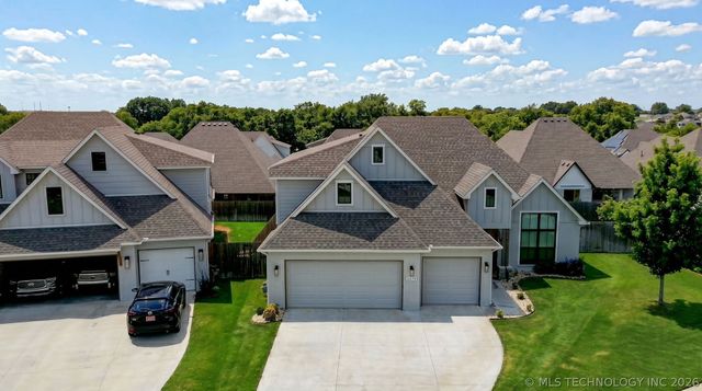 2019 W 113th Street S, Jenks, OK 74037