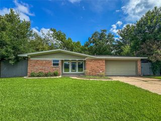 2309 Bayou Drive, League City, TX 77573