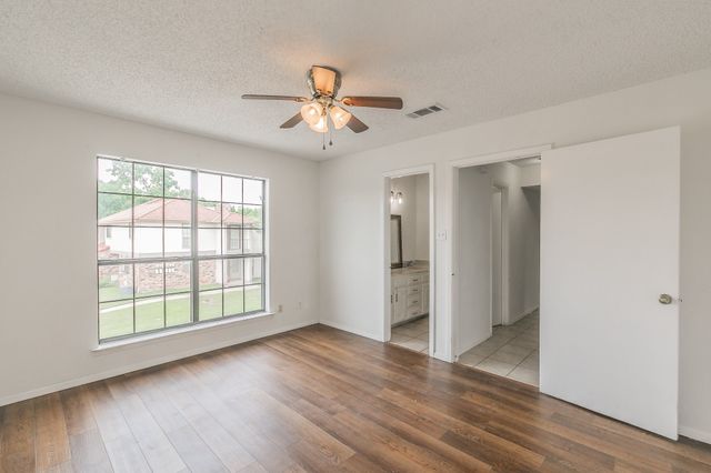 920 Turtle Cove 252, Irving, TX 75060