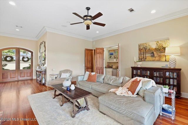 110 Lake Ridge Drive, Madison, MS 39110
