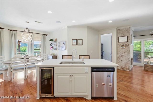 110 Lake Ridge Drive, Madison, MS 39110