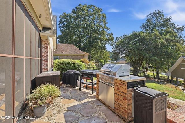 110 Lake Ridge Drive, Madison, MS 39110
