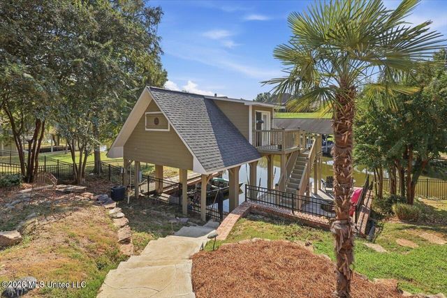 110 Lake Ridge Drive, Madison, MS 39110