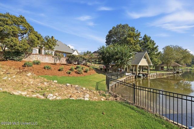 110 Lake Ridge Drive, Madison, MS 39110