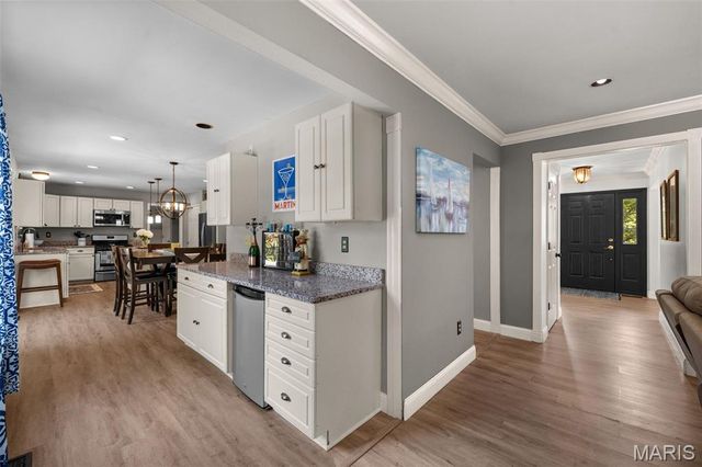 6 Venice Place Court, Wildwood, MO 63040