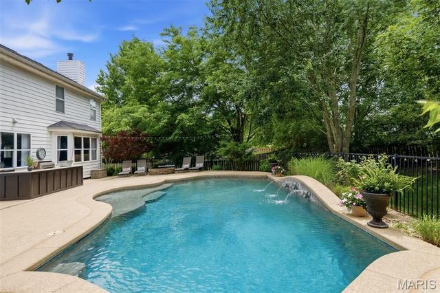 6 Venice Place Court, Wildwood, MO 63040