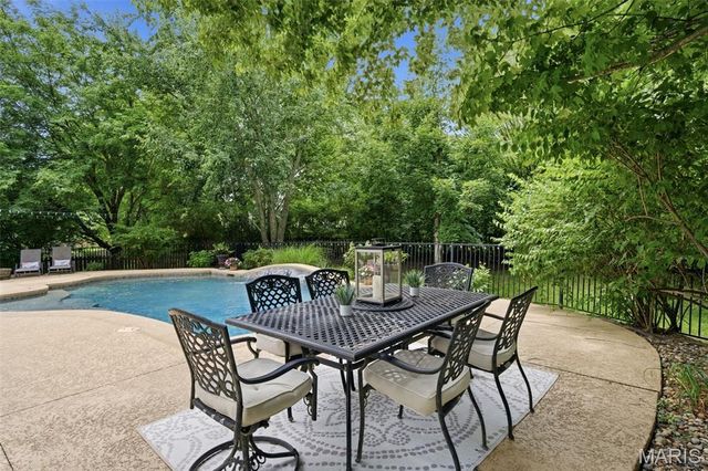 6 Venice Place Court, Wildwood, MO 63040