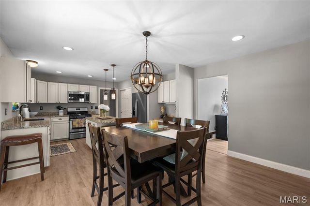6 Venice Place Court, Wildwood, MO 63040