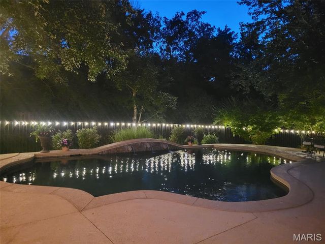 6 Venice Place Court, Wildwood, MO 63040