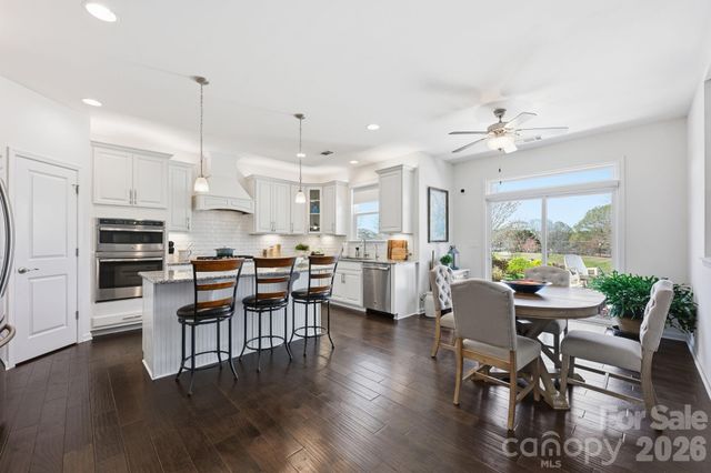 108 Heron Cove Loop 62, Mooresville, NC 28117